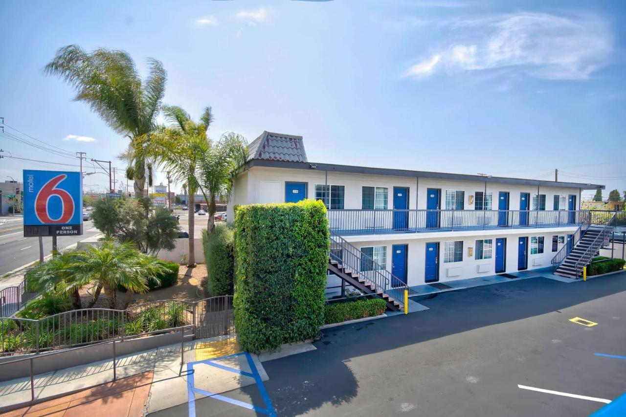 Motel 6 Гардина Екстериор снимка