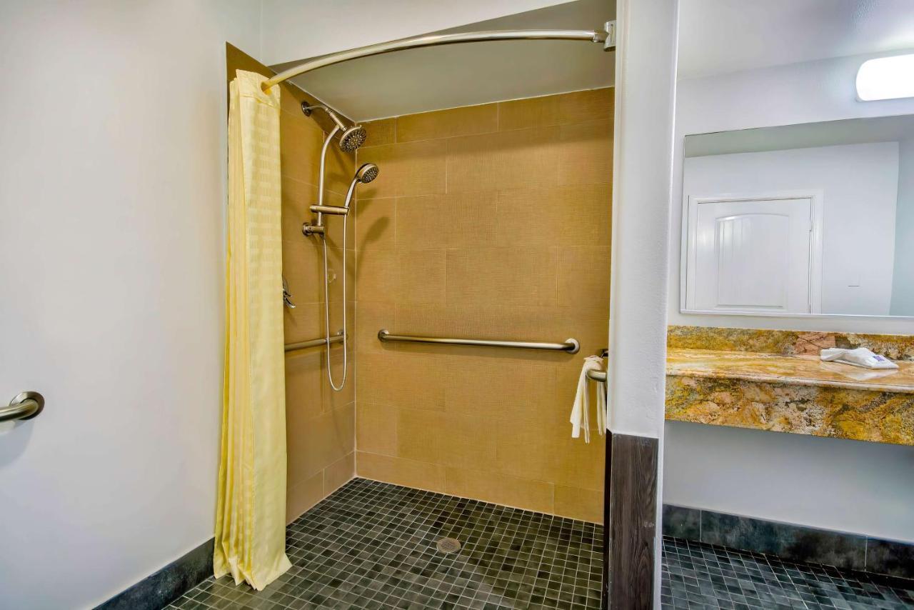 Motel 6 Гардина Екстериор снимка